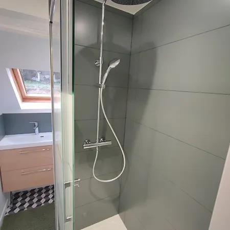 Ideal 5-10 Personnes Apartment *